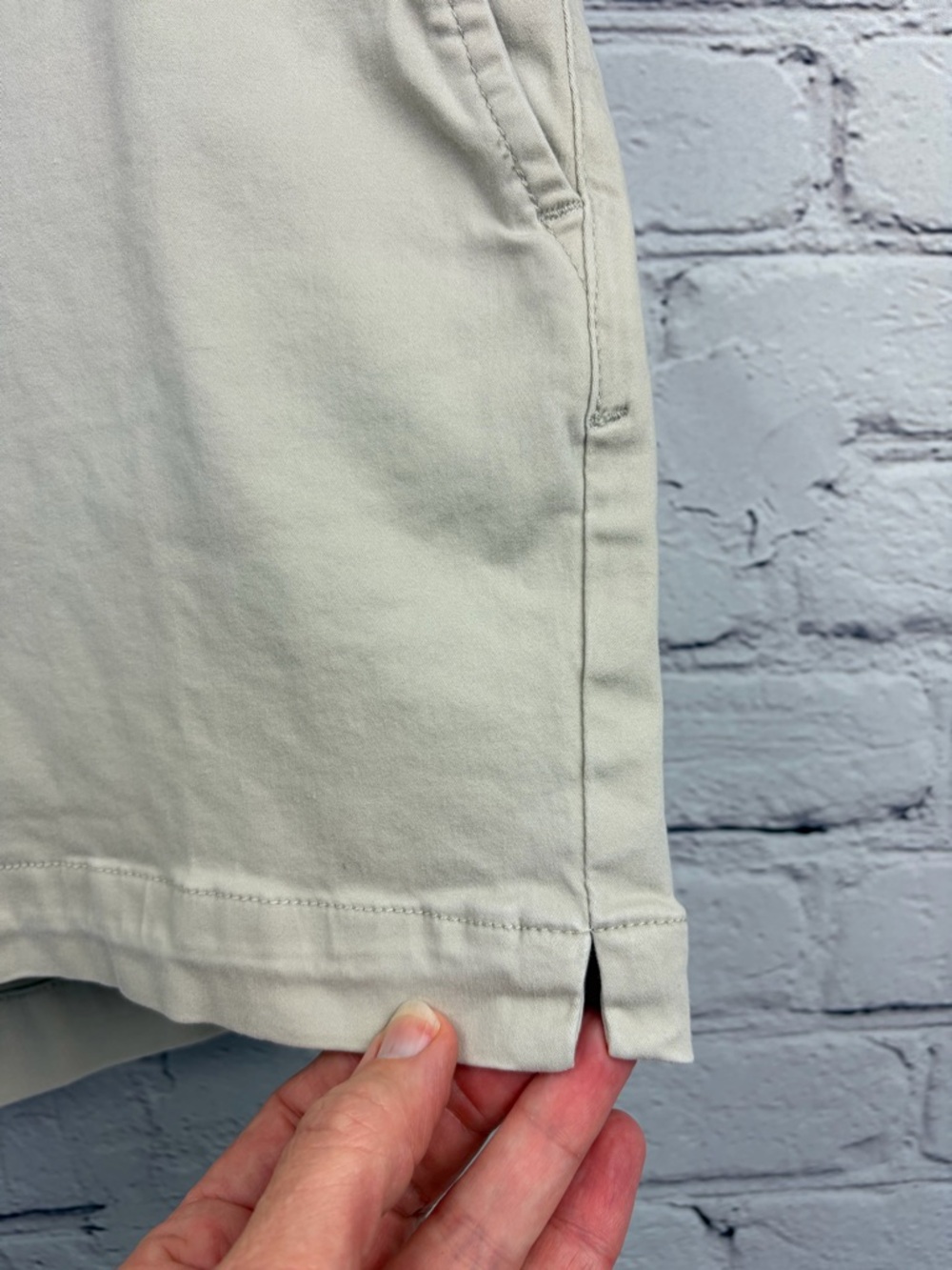 Tommy Bahama Boracay Chino 5” Shorts Khaki Sand Sz 8 - Picture 9 of 15